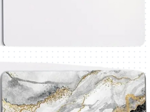 Mauspad mit der Möglichkeit zur Personalisierung. Aufschrift: Dein Design hier